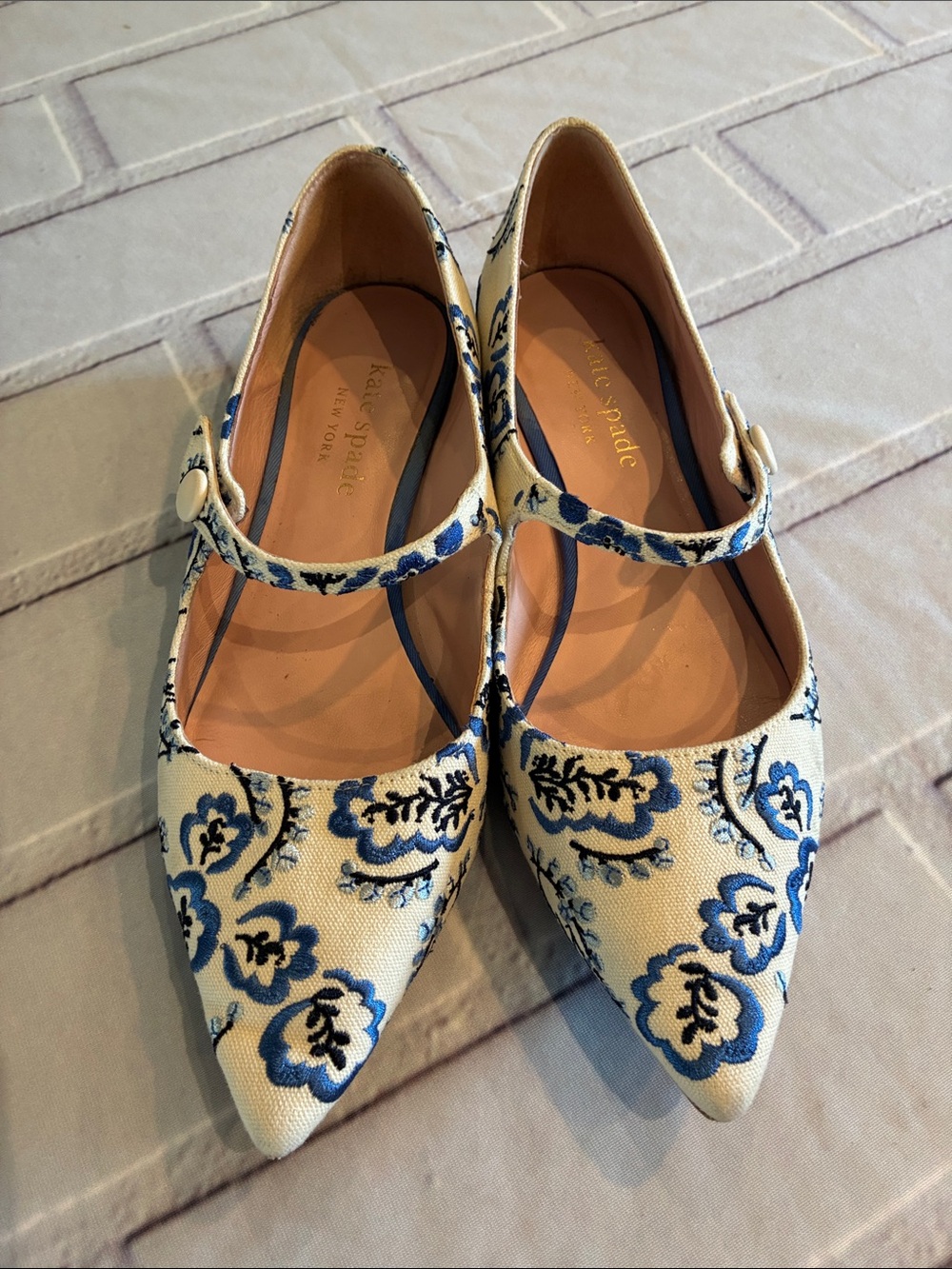 🎉NEW LISTING!🎉kate spade Cream and Blue Floral Mary Jane Flats